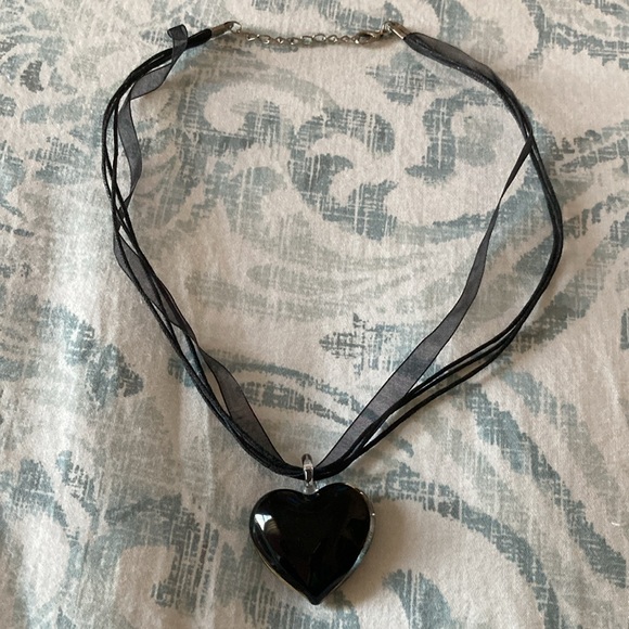 Hand blown glass pendant necklace - Picture 3 of 3